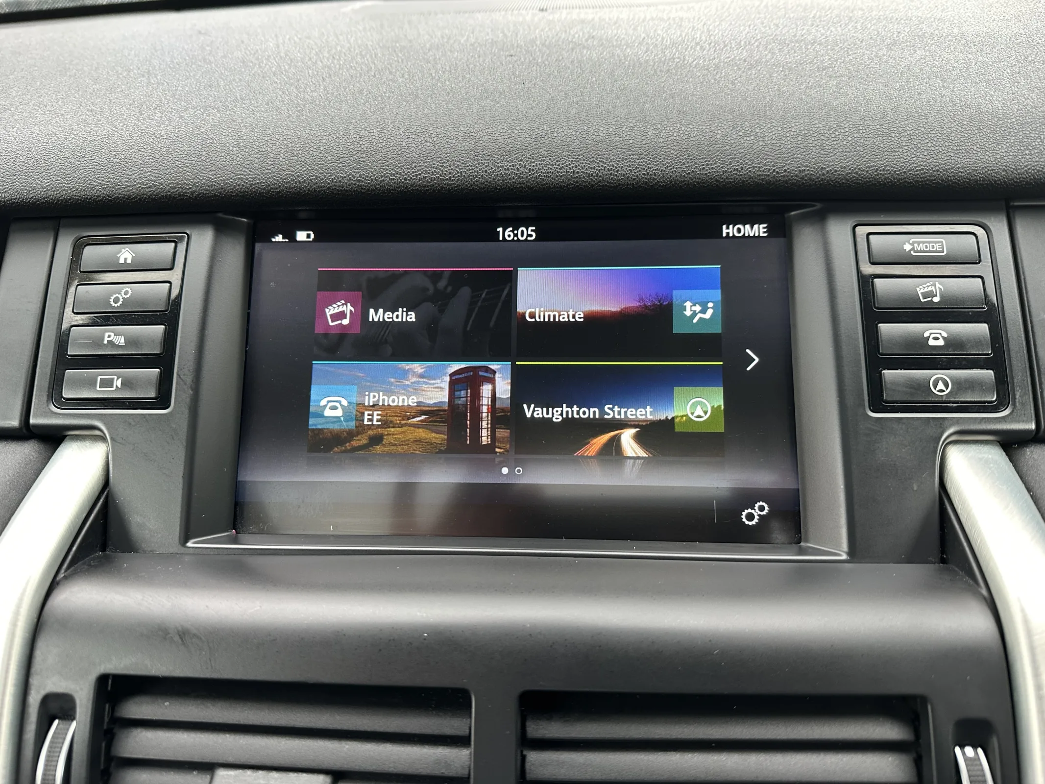 2016 Land Rover Discovery Sport 2.0 TD4 HSE Black — image 13