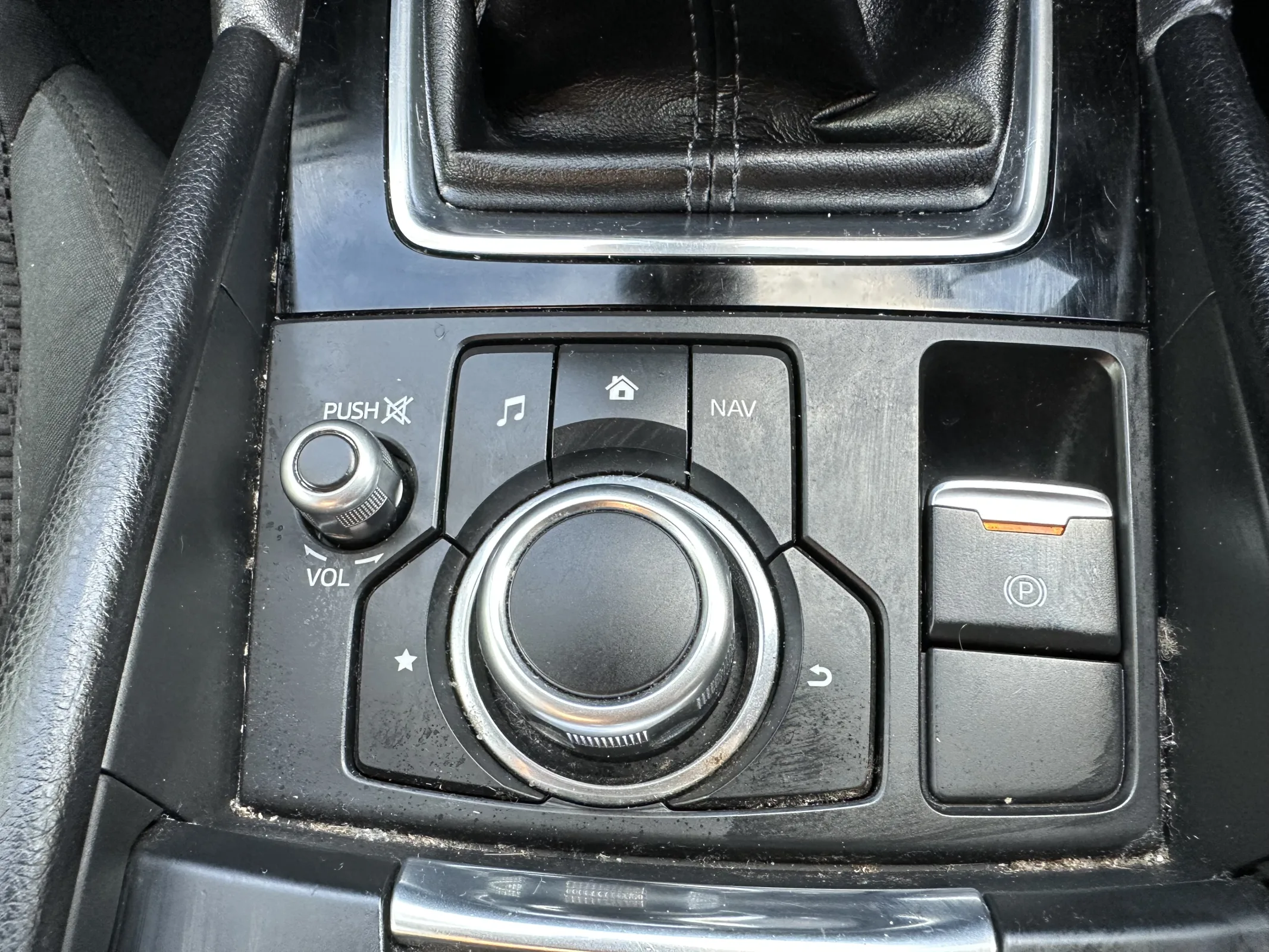 2017 Mazda3 2.2 Skyactiv-d se nav — image 28