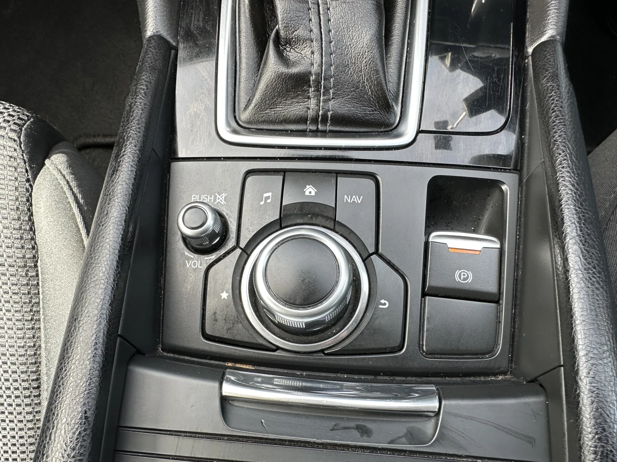 2018 Mazda 3 2.2 Skyactiv-D-Se-L Nav — image 19