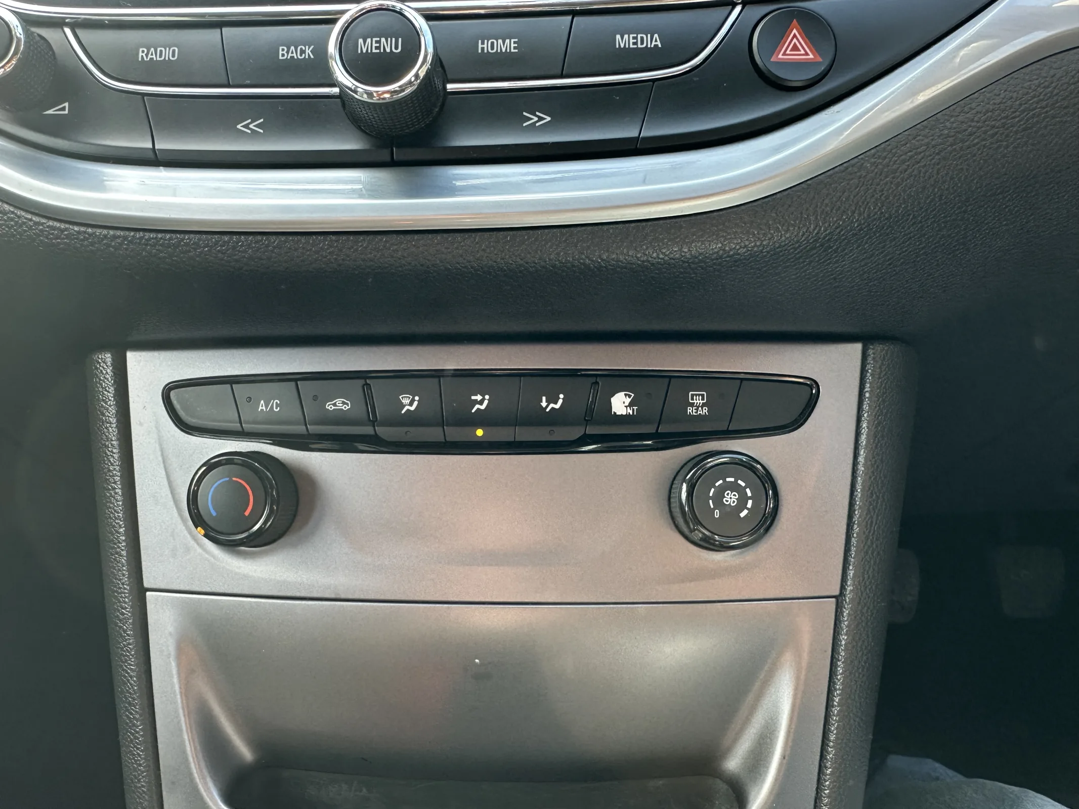 2016 Vauxhall Astra 1.0i turbo tech line — image 24