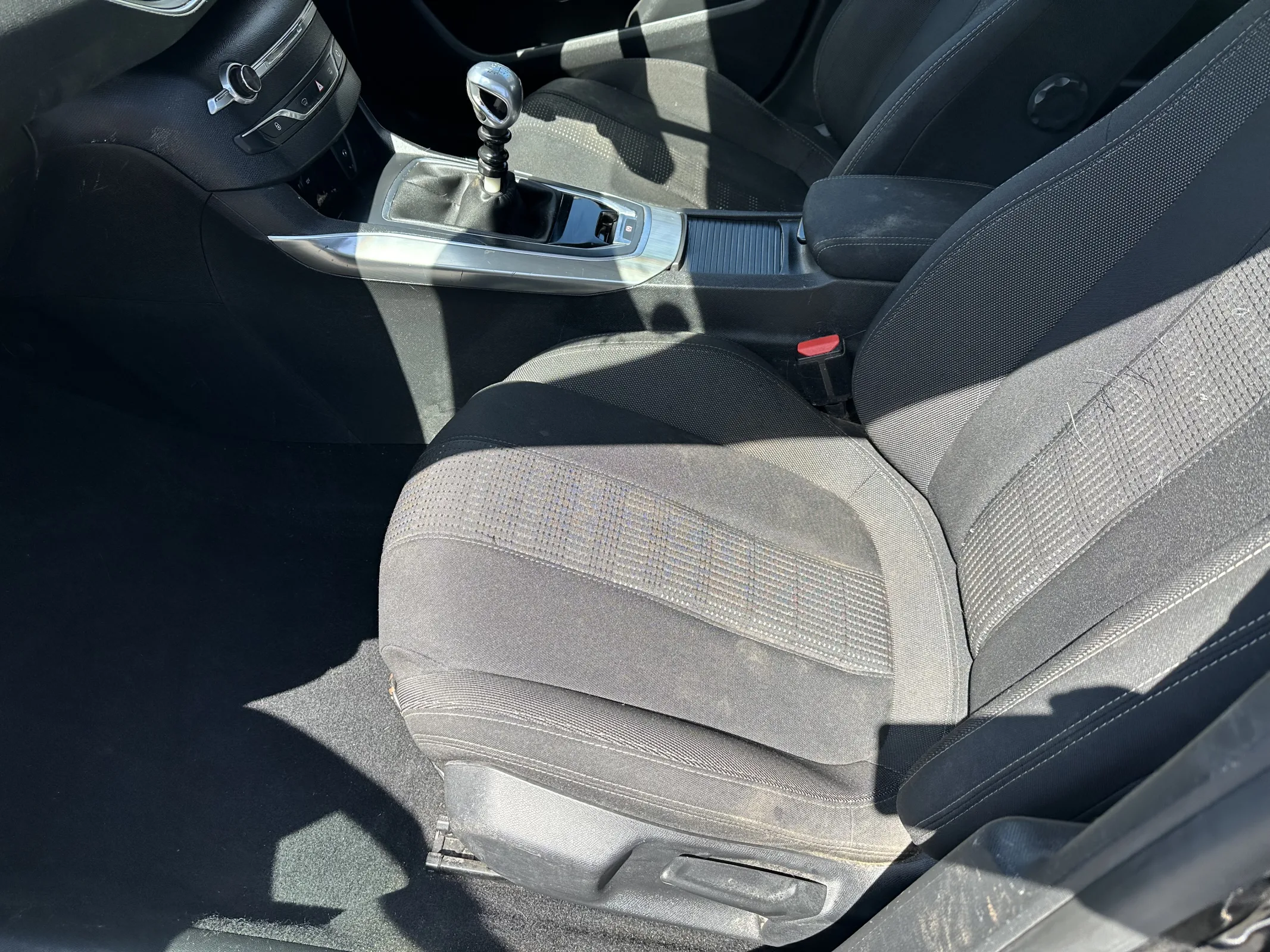 Peugeot 308 SW 1.6 Hdi Allure — image 21