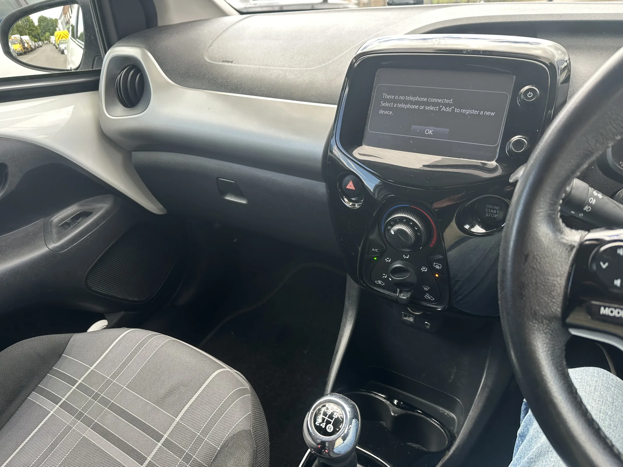 2017 Peugeot 108 1.2 PureTech Allure — image 24