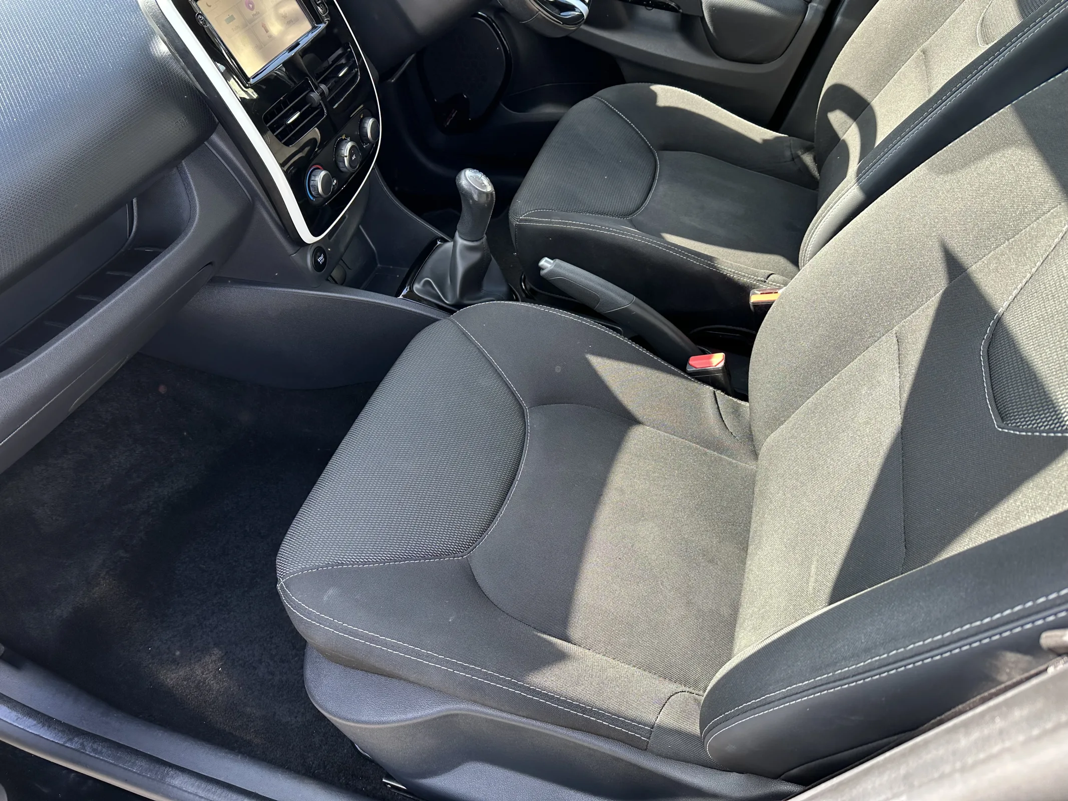 2016 Renault Clio 0.9 Tce Dynamique — image 23