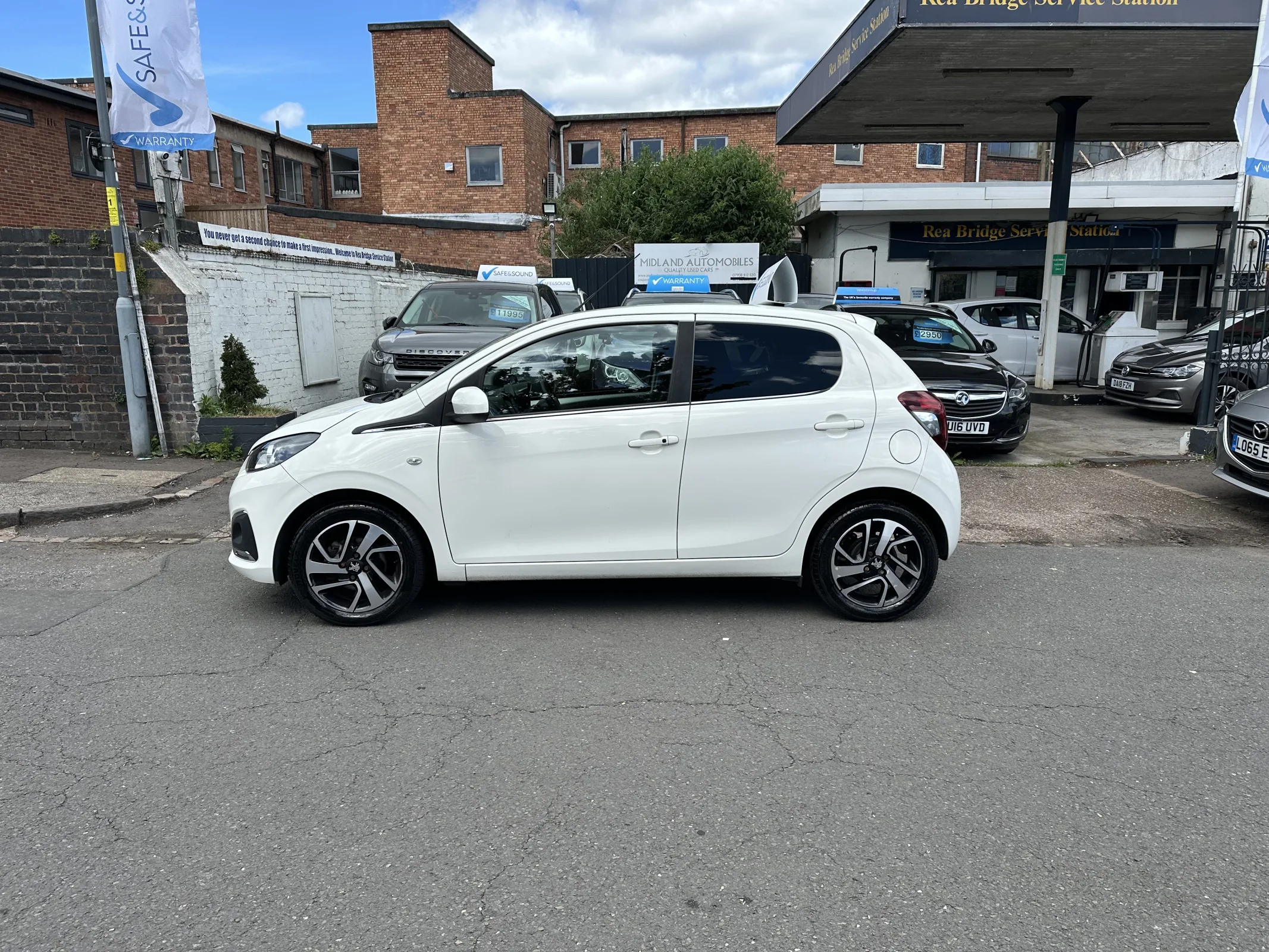 2017 Peugeot 108 1.2 PureTech Allure — image 7