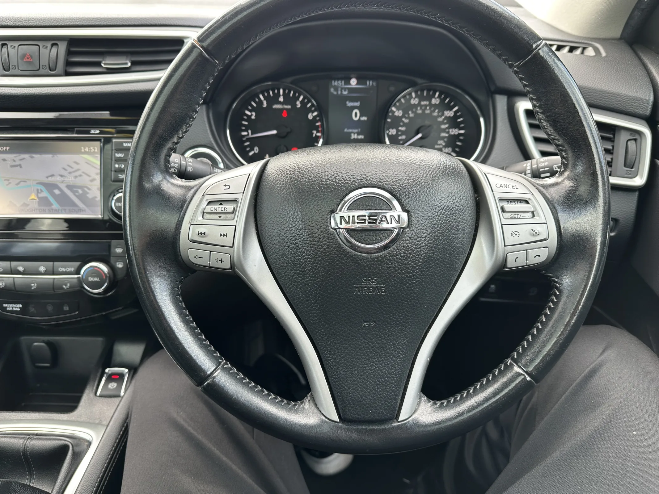 2016 Nissan Qashqai 1.2 DIG-T Tekna — image 12