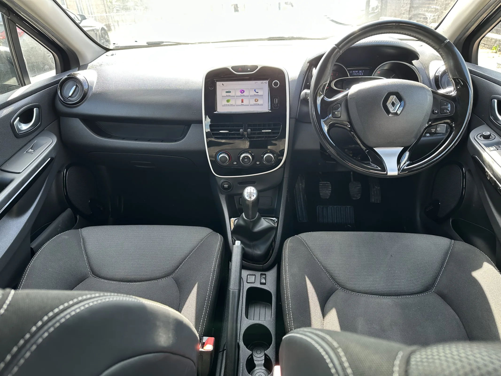 2016 Renault Clio 0.9 Tce Dynamique — image 10