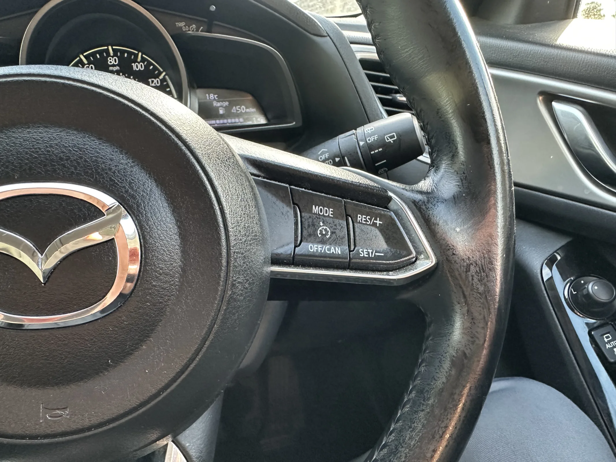 2017 Mazda3 2.2 Skyactiv-d se nav — image 26