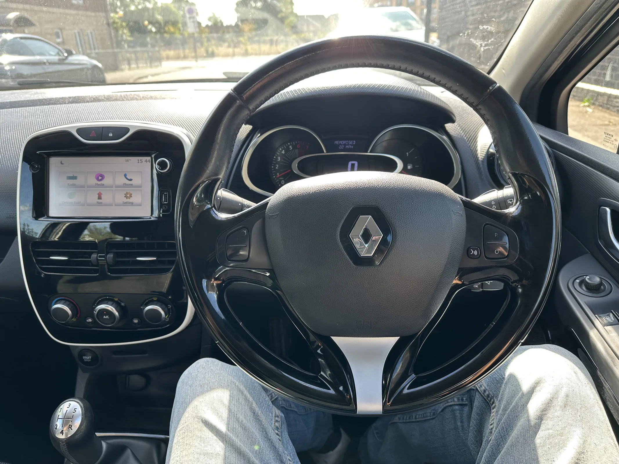 2016 Renault Clio 0.9 Tce Dynamique — image 14