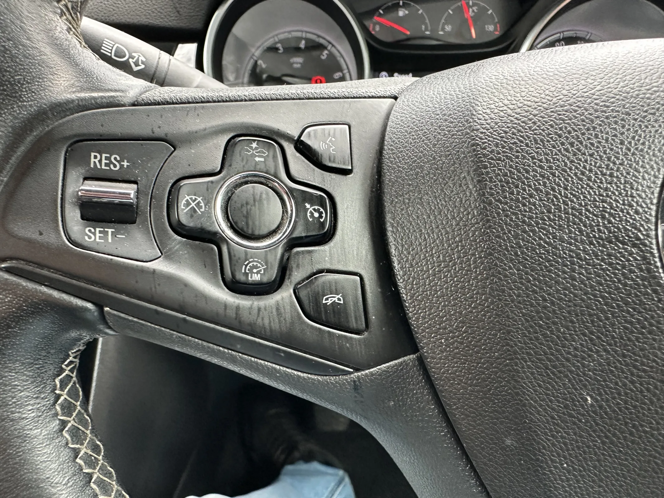 2016 Vauxhall Astra 1.0i turbo Sri — image 21