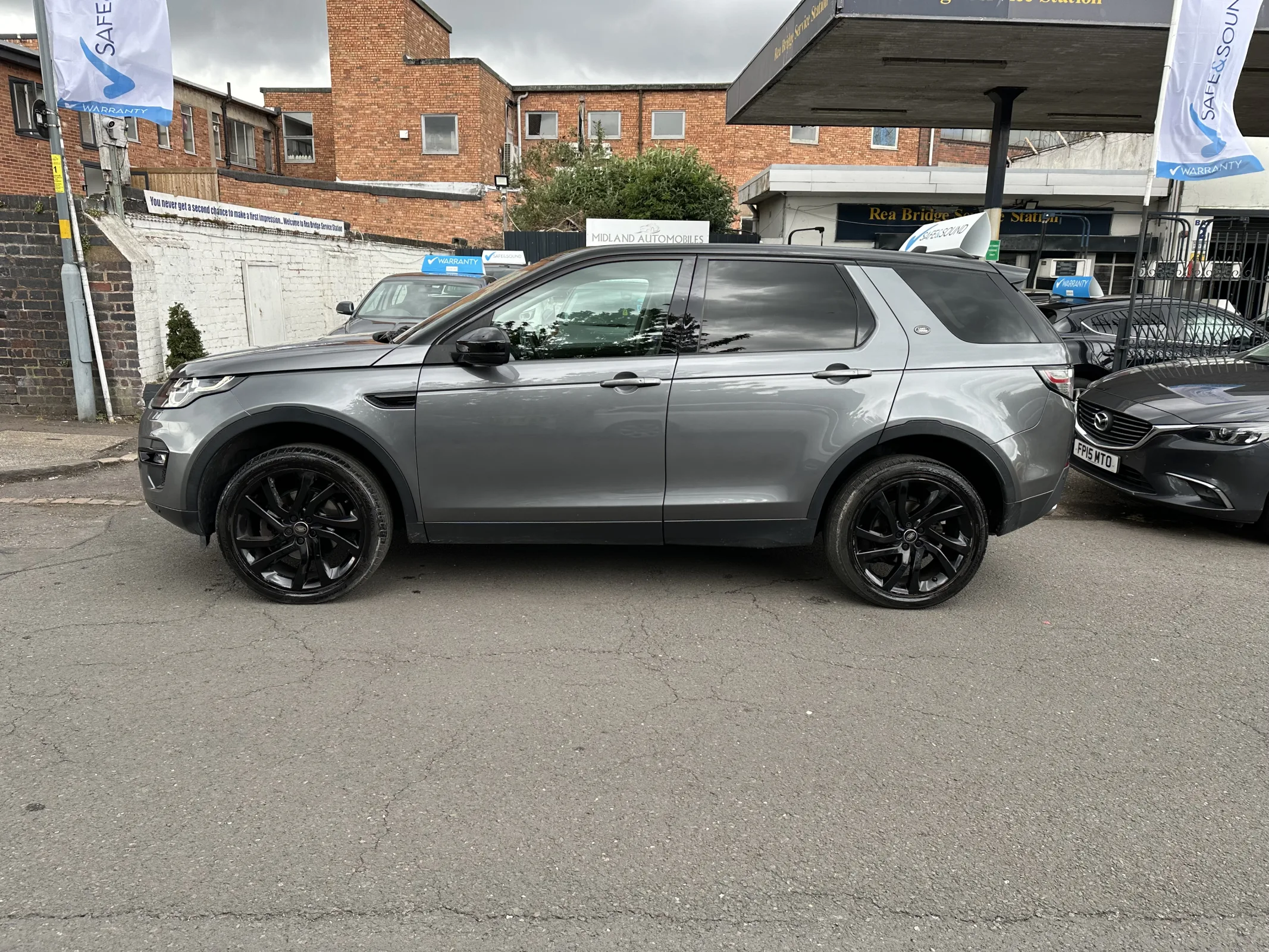 2016 Land Rover Discovery Sport 2.0 TD4 HSE Black — image 7