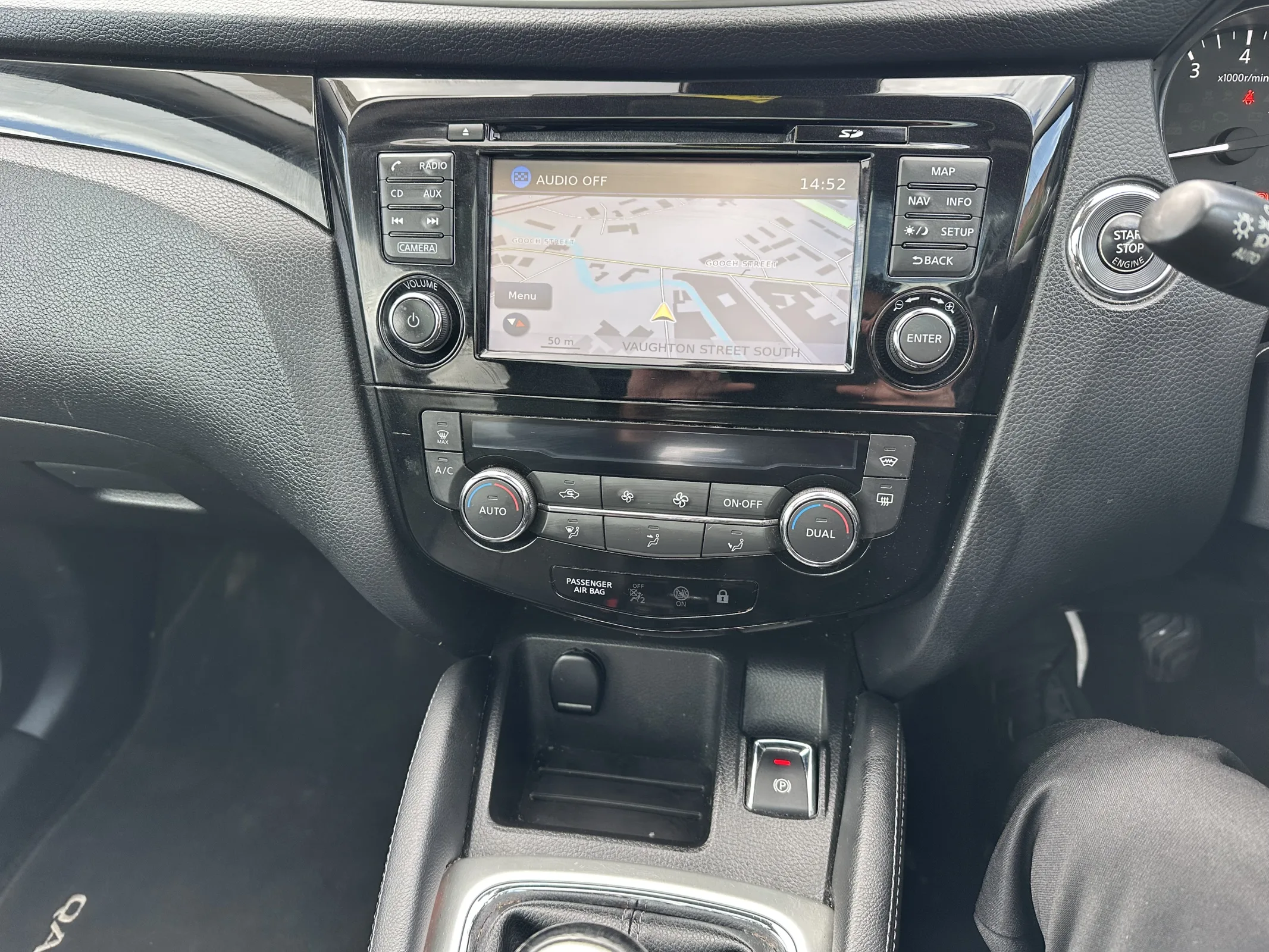 2016 Nissan Qashqai 1.2 DIG-T Tekna — image 15