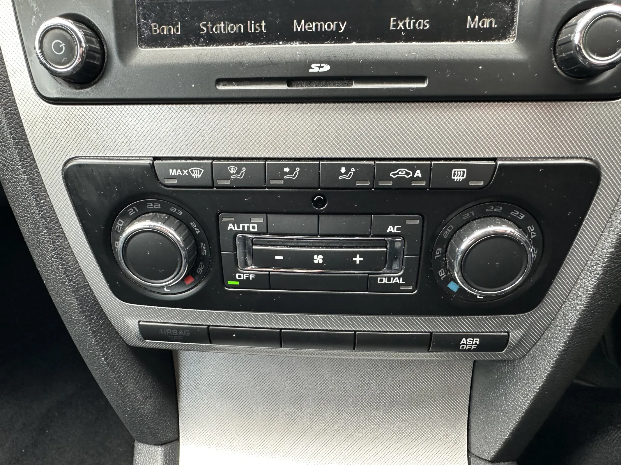 2010 Skoda Octavia 1.6 tdi — image 18