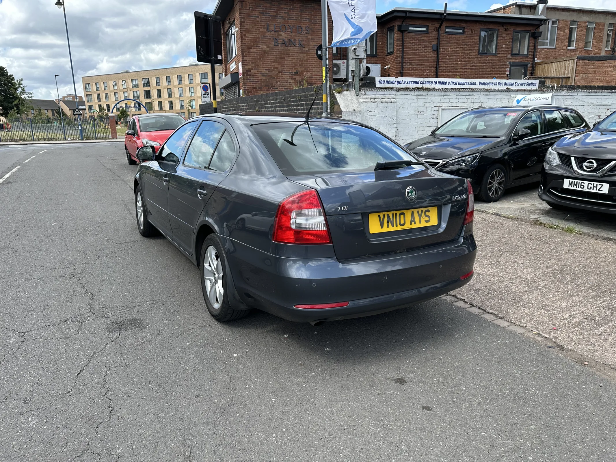 2010 Skoda Octavia 1.6 tdi — image 9