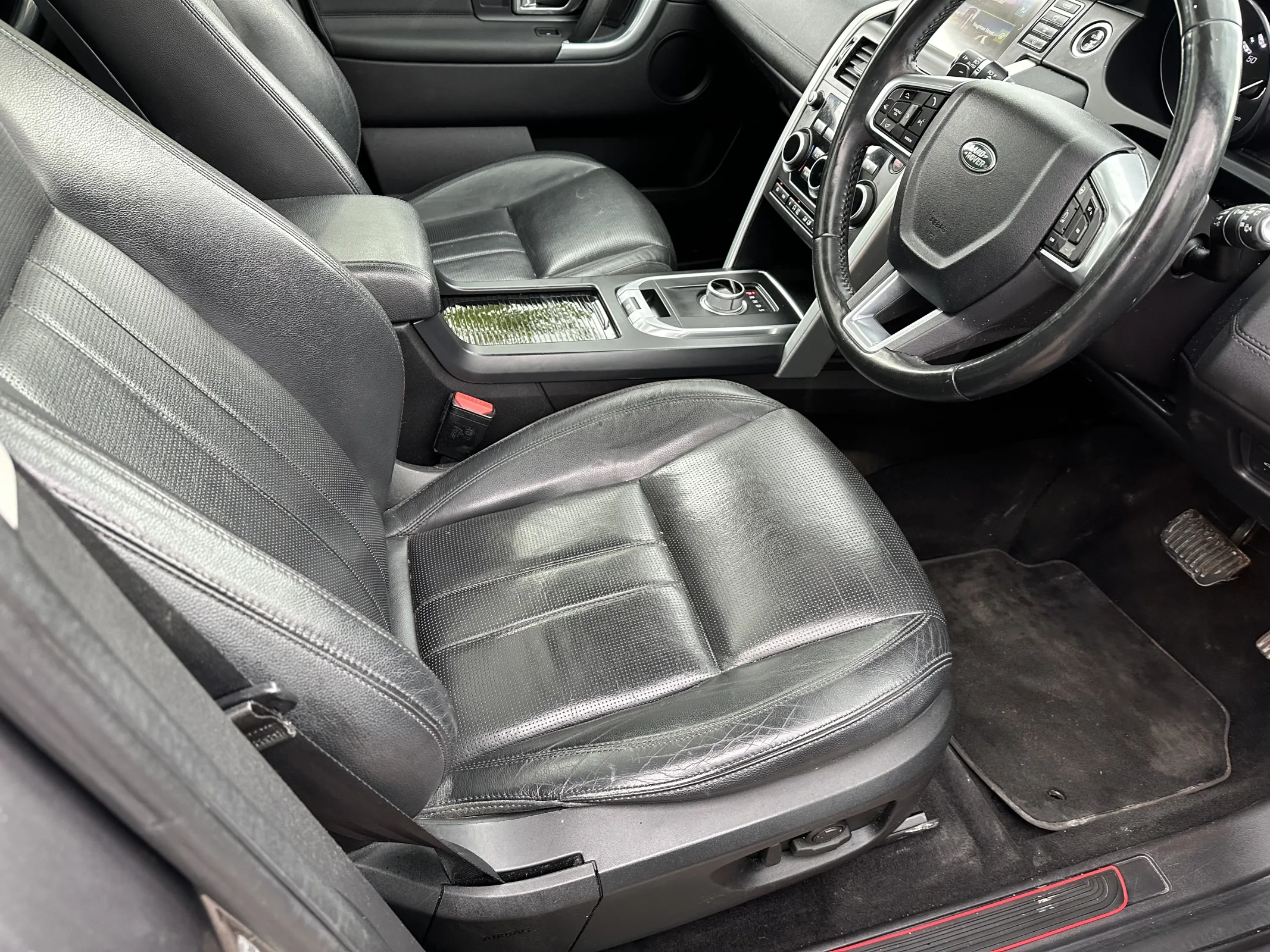2016 Land Rover Discovery Sport 2.0 TD4 HSE Black — image 28