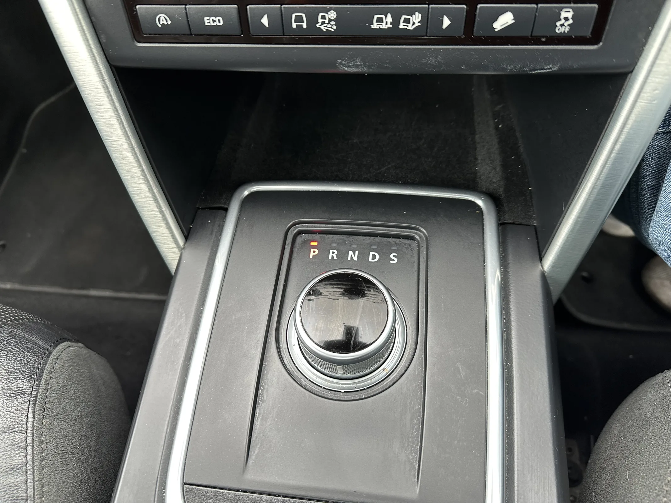 2016 Land Rover Discovery Sport 2.0 TD4 HSE Black — image 23