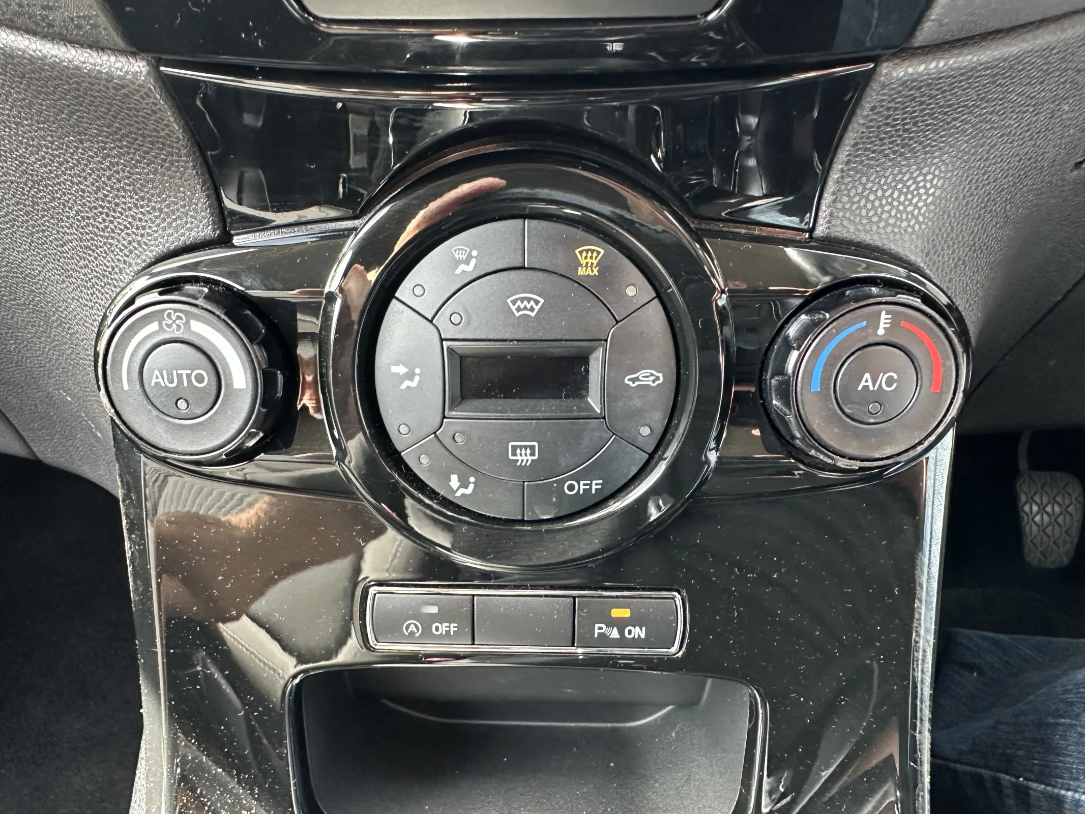 2015 Ford Fiesta 1.0 EcoBoost Titanium — image 24