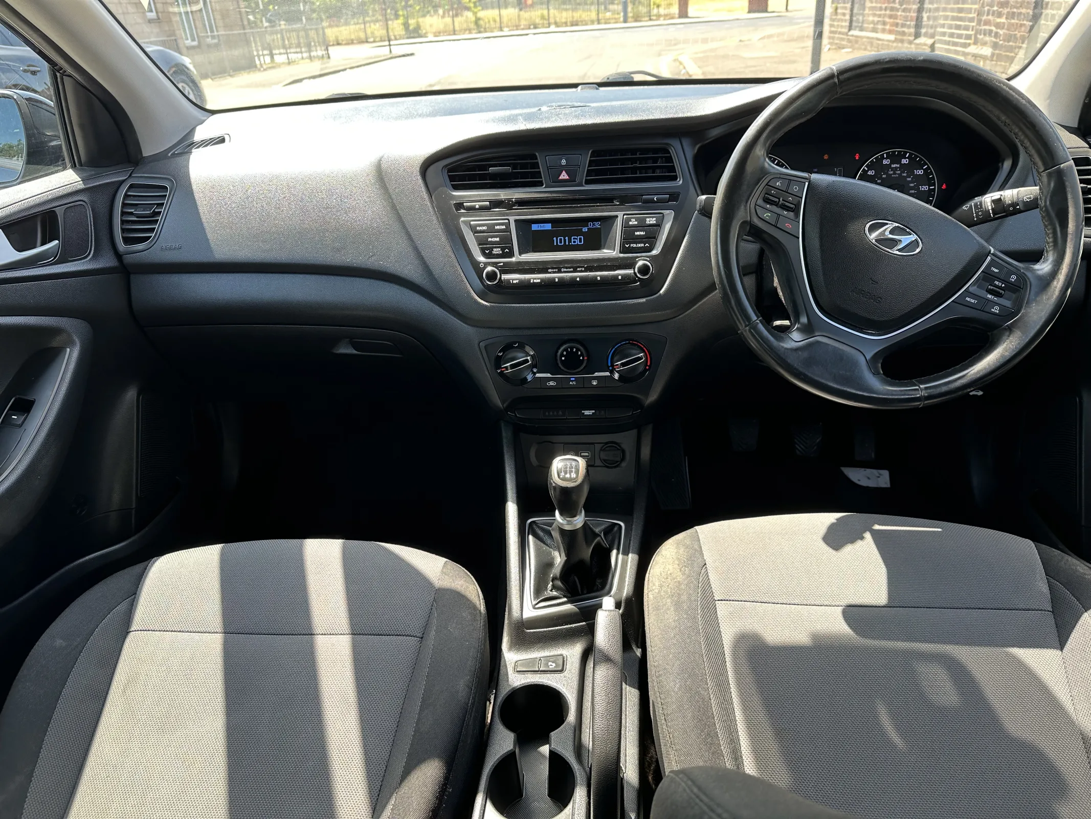 2017 Hyundai i20 1.2 Se — image 10