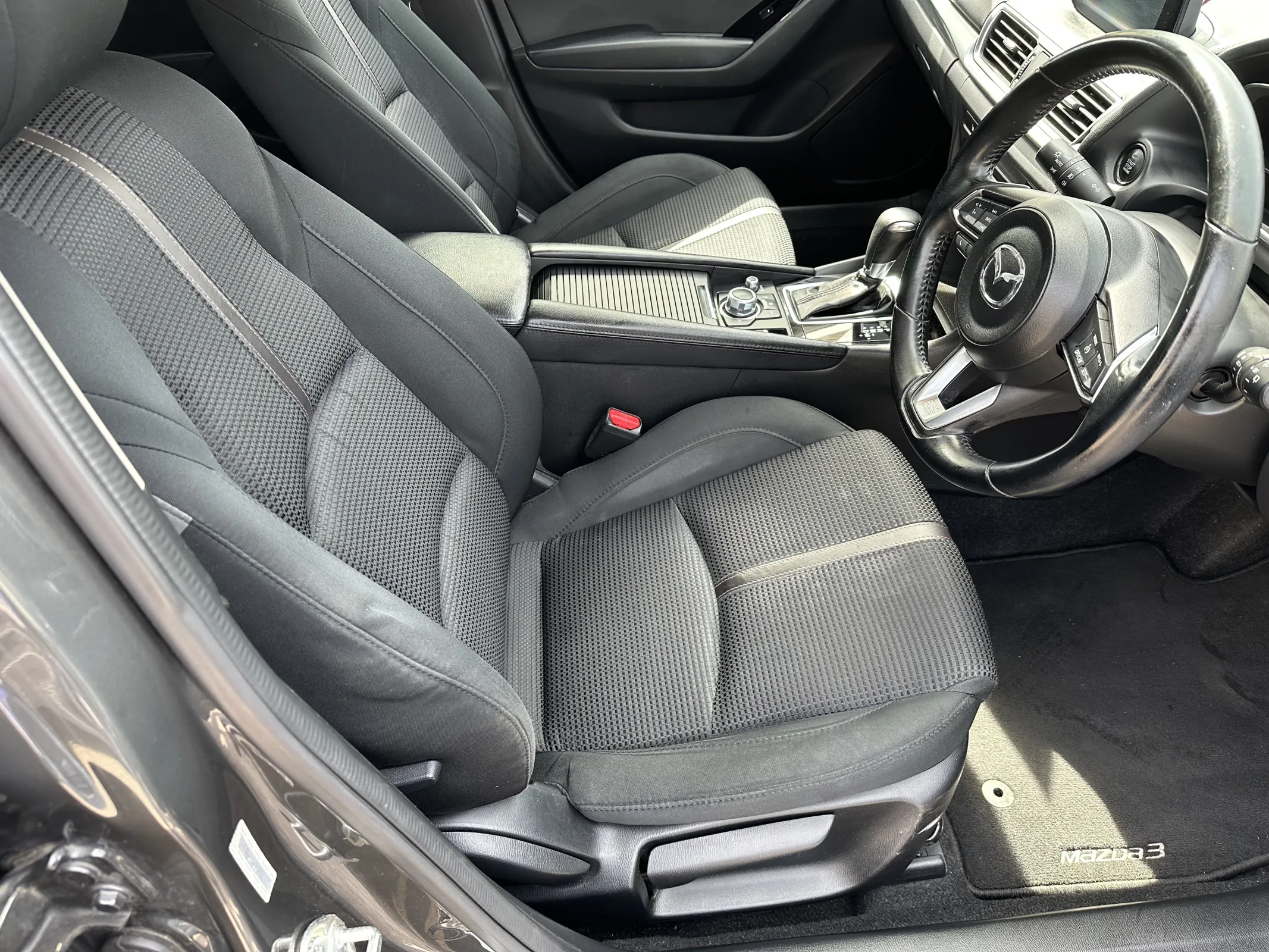 2018 Mazda 3 2.2 Skyactiv-D-Se-L Nav — image 27
