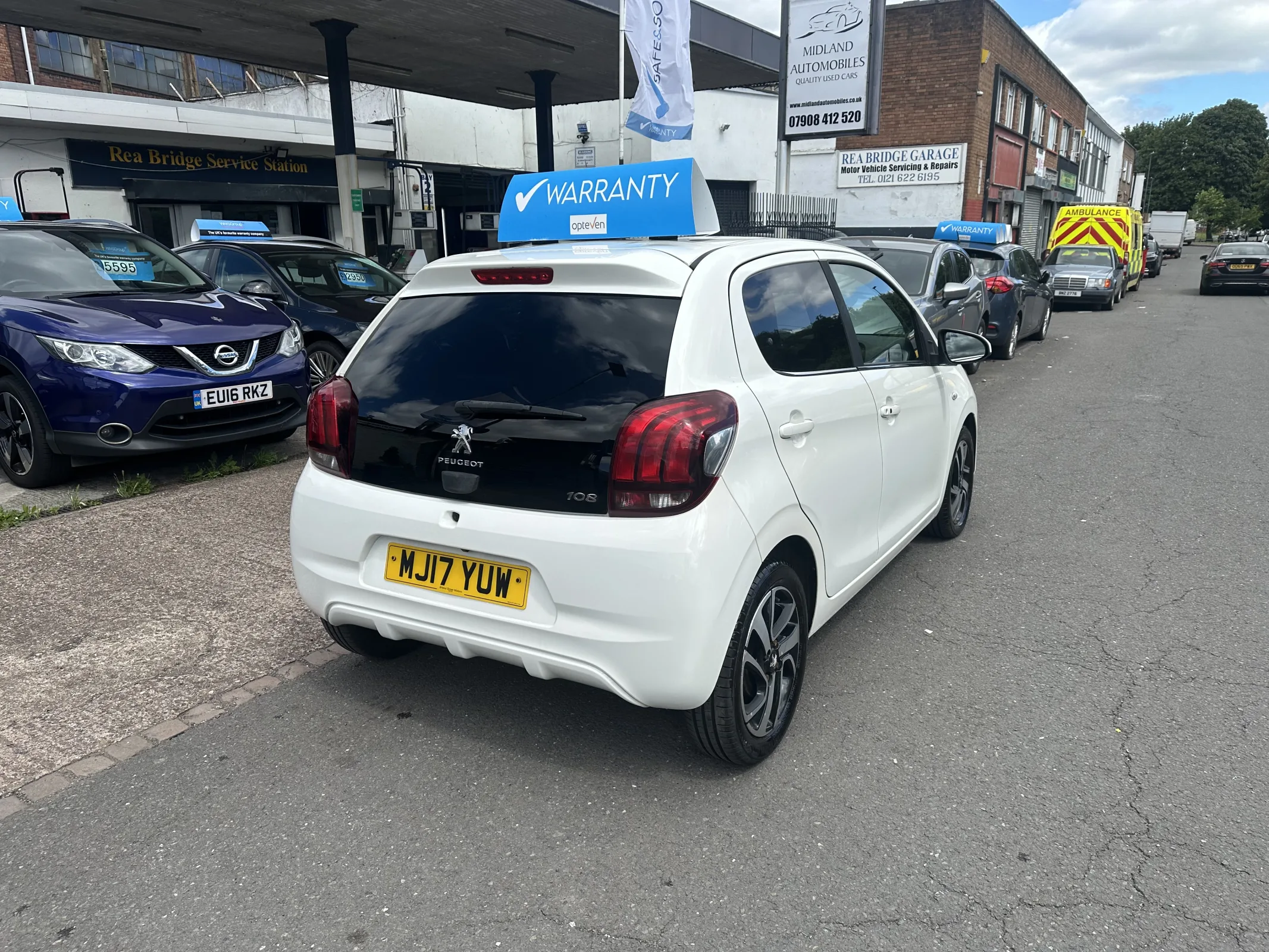 2017 Peugeot 108 1.2 PureTech Allure — image 5