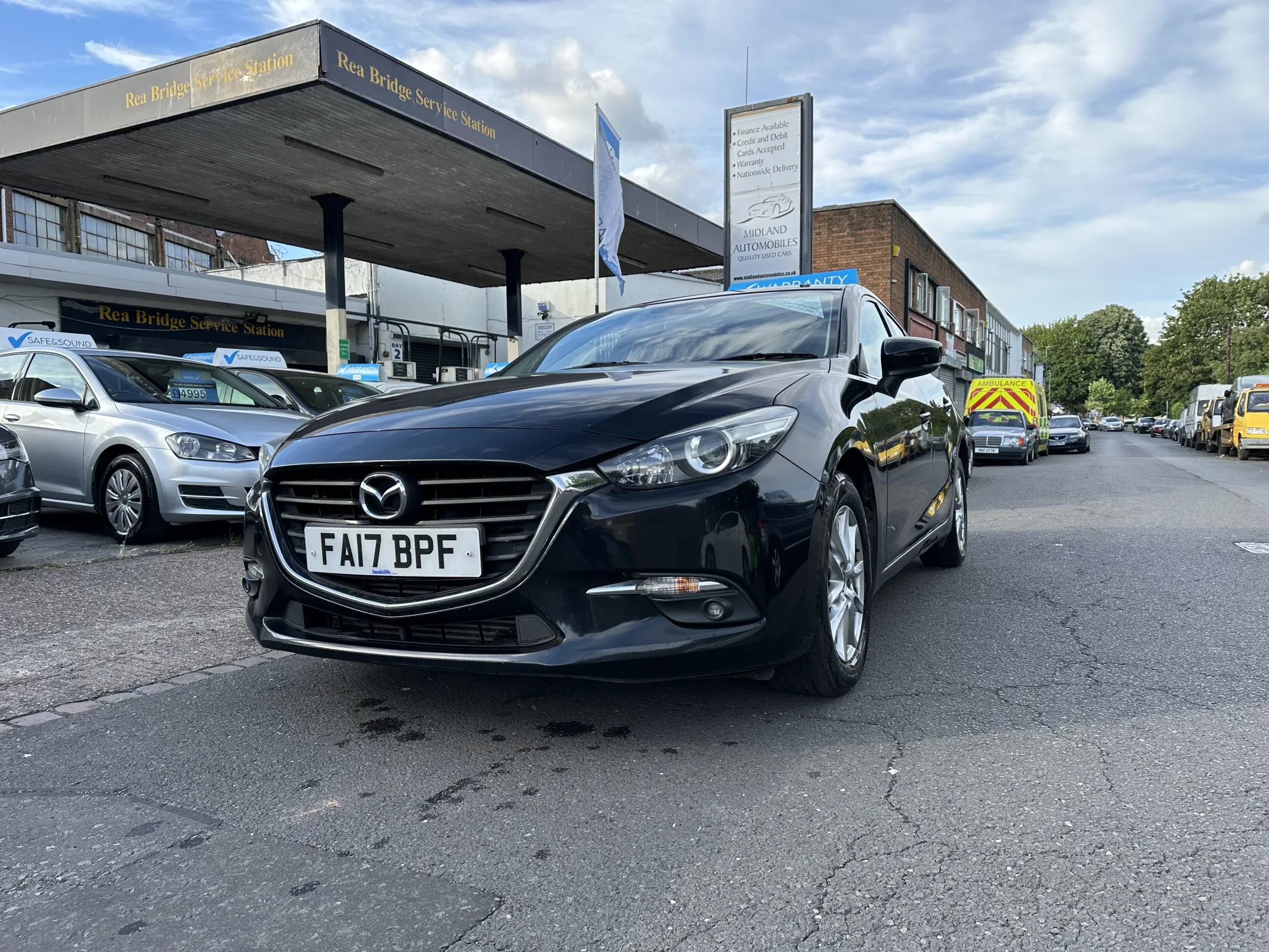 2017 Mazda3 2.2 Skyactiv-d se nav — image 11