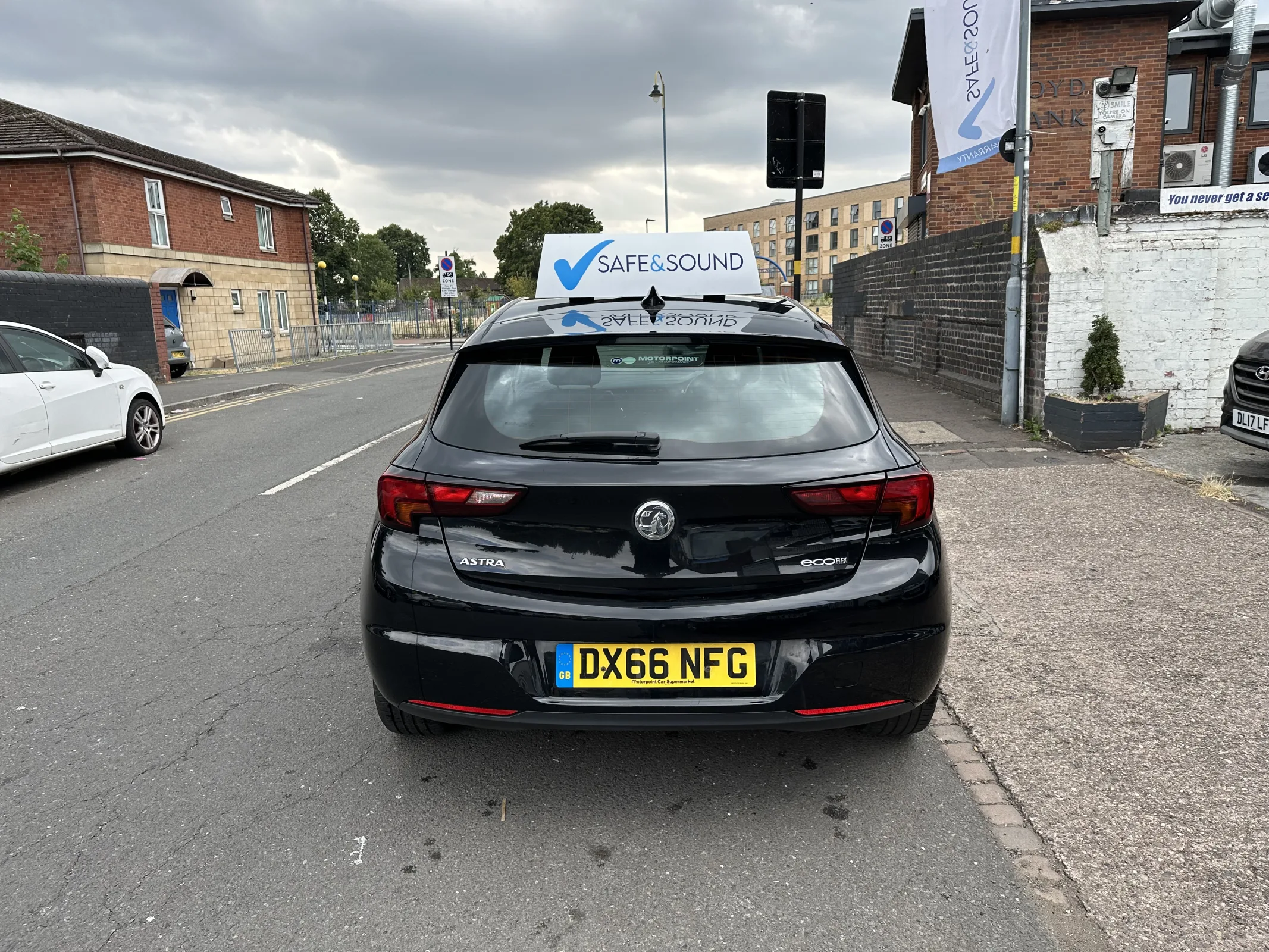 2016 Vauxhall Astra 1.0i turbo Sri — image 9