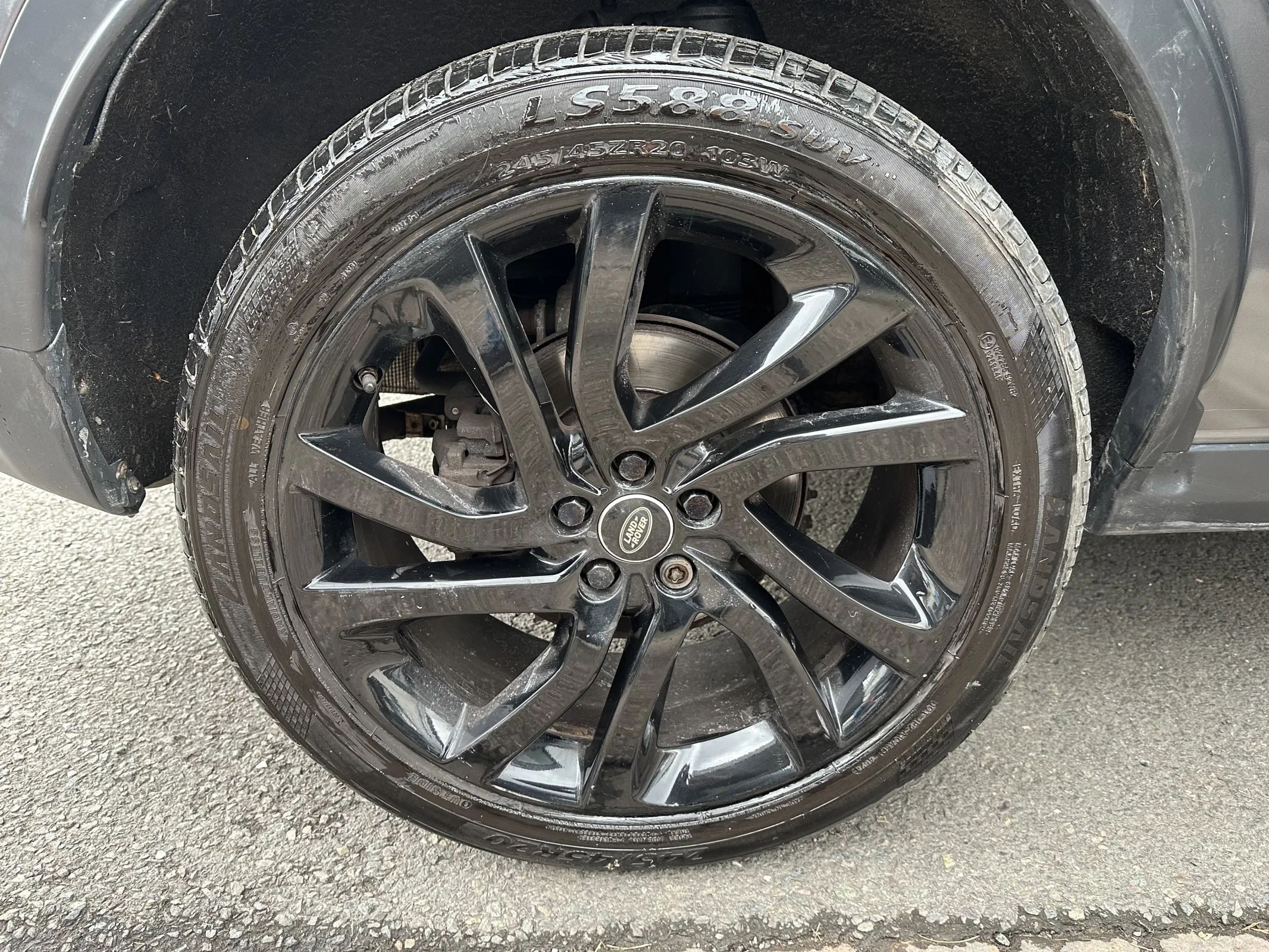2016 Land Rover Discovery Sport 2.0 TD4 HSE Black — image 34