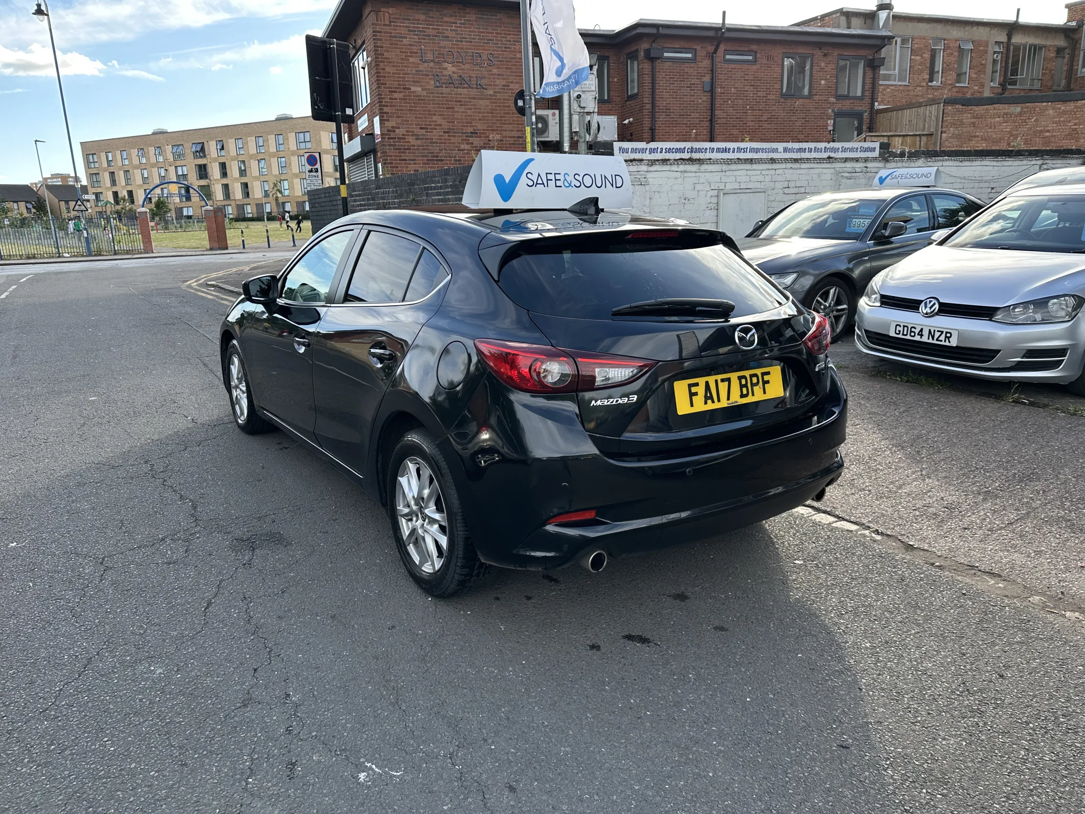 2017 Mazda3 2.2 Skyactiv-d se nav — image 8